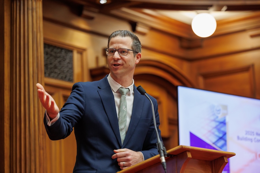 Government launches AI advisory pilot for small businesses